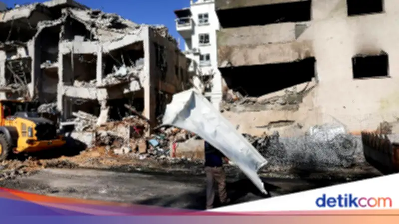 Rudal Iran Hantam Jantung Tel Aviv, Ledakan Bergema di Seluruh Kota