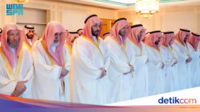 Salat Idulfitri di Masjidil Haram Dihadiri Pangeran MBS, Khutbah Tekankan Persatuan