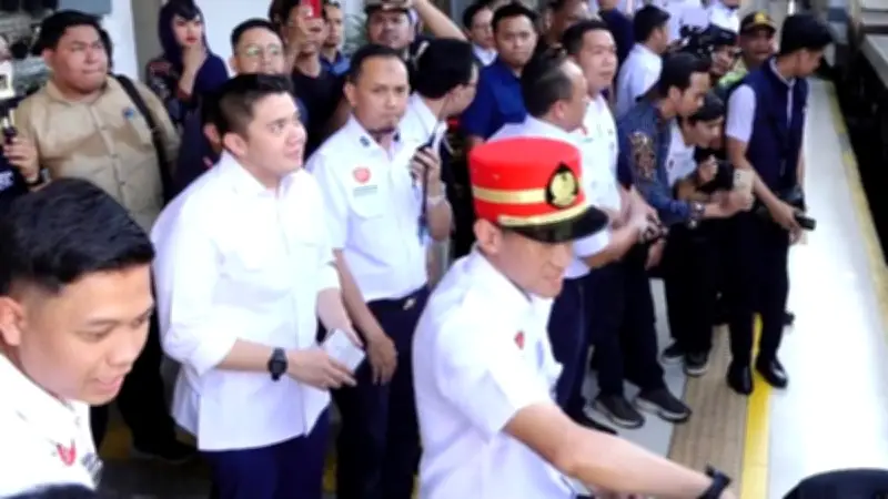 Seskab Teddy Pastikan Kenyamanan dan Harga Terjangkau KA Ekonomi Kerakyatan