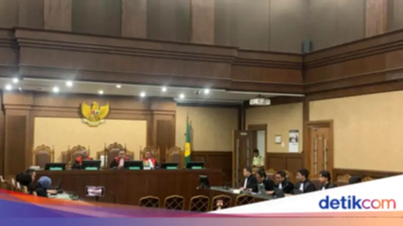 Sidang Korupsi Chromebook Ditunda, Nadiem Makarim Sakit dan Dirawat Inap