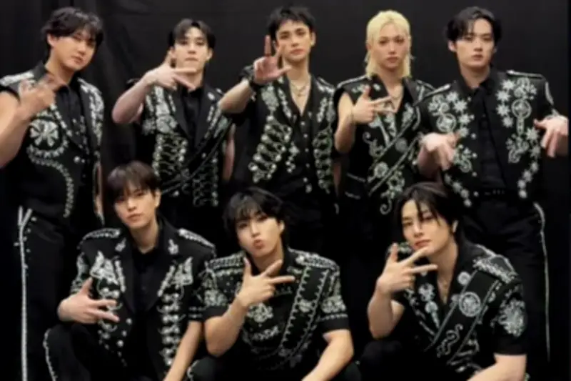 Stray Kids Rilis Lagu 'Star, Light (Stay)' untuk Rayakan 8 Tahun Debut