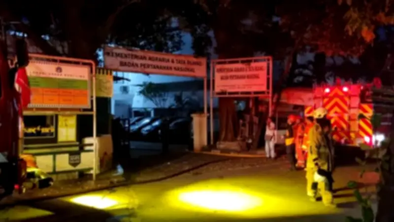 Sudin Gulkarmat Jaksel Pastikan Tak Ada Korban Jiwa dalam Kebakaran Rumah di Tendean