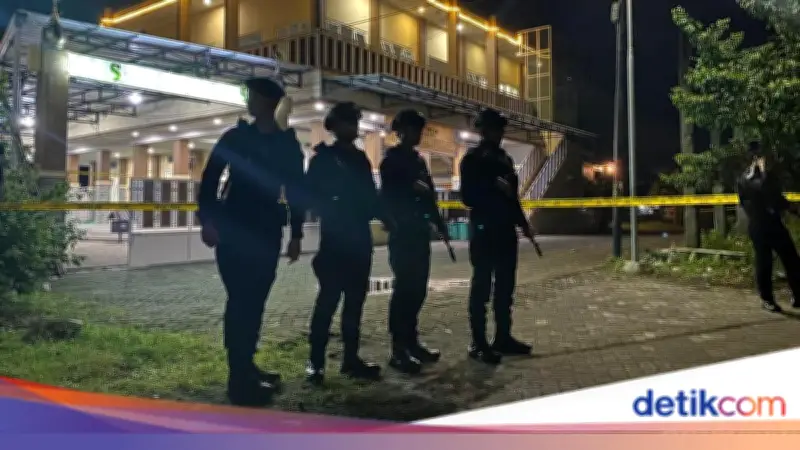 Tim Gegana Brimob Turun Langsung Olah TKP Ledakan di Masjid Jember