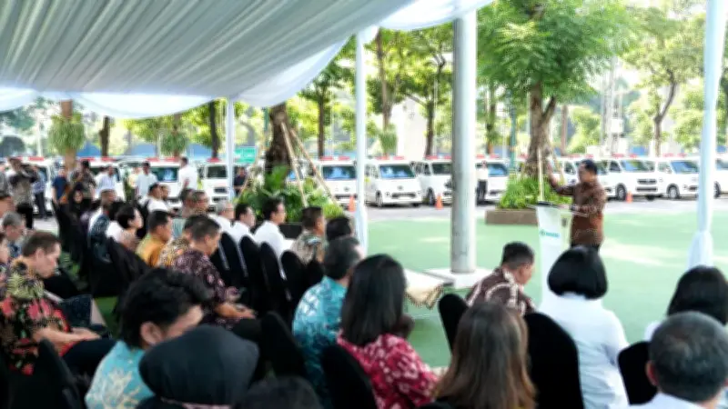 Tito Karnavian Apresiasi Donasi 31 Ambulans Swasta untuk Daerah Terdampak Bencana
