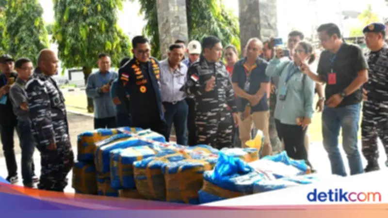 TNI AL Gagalkan Penyelundupan 1,4 Ton Sianida dari Filipina di Bitung