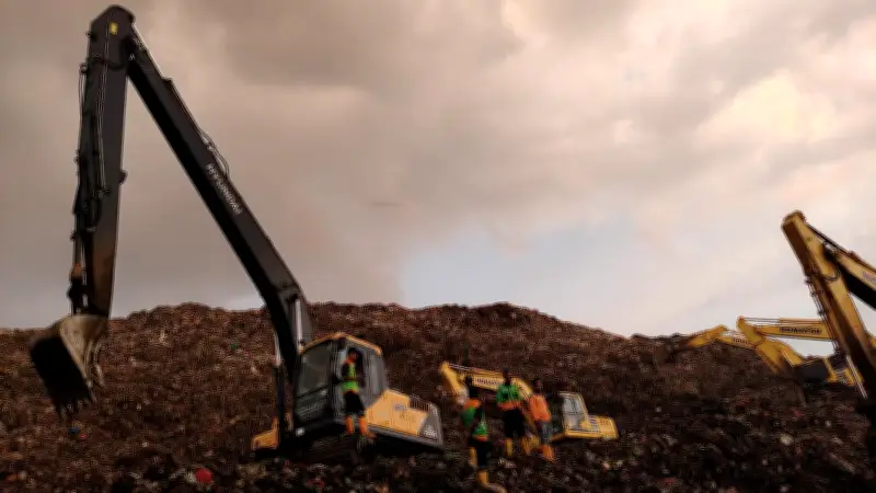 Tragedi Longsor Sampah Bantargebang: Warga Hidup dalam Bayang-Bayang Ancaman Gunungan Limbah