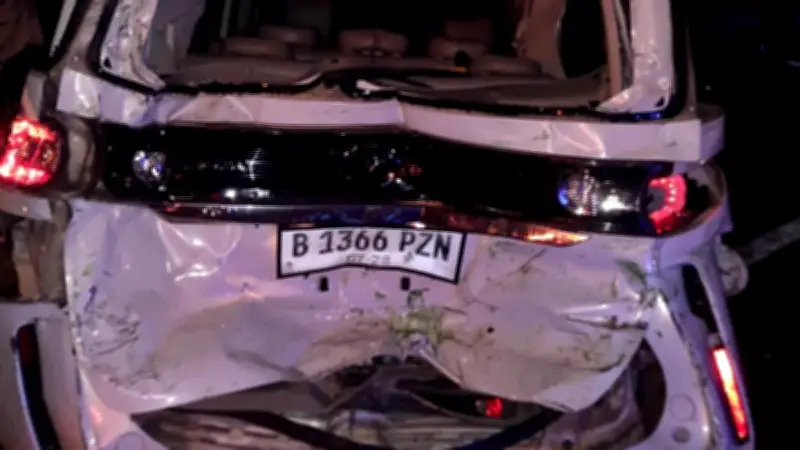 Truk Kontainer Hantam Deretan Mobil di Tol Cipularang, 2 Tewas dalam Tabrakan Beruntun