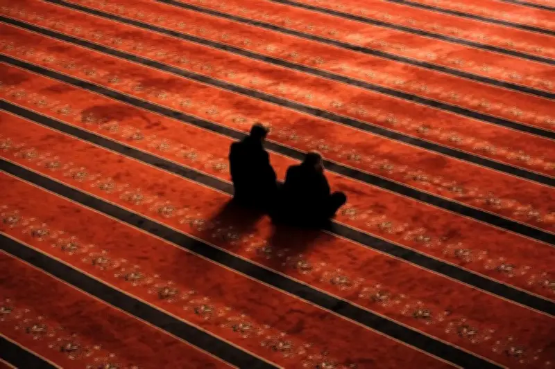 Umat Islam Masuki 10 Hari Terakhir Ramadhan, I'tikaf Dianjurkan di Masjid