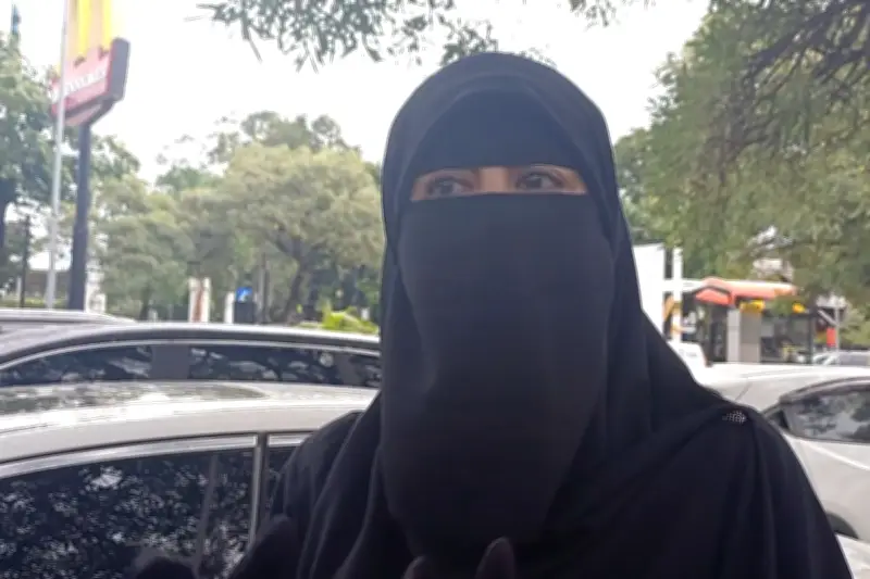 Umi Pipik Teringat Momen Mencekam Saat Rumahnya Terbakar Setelah Uje Meninggal