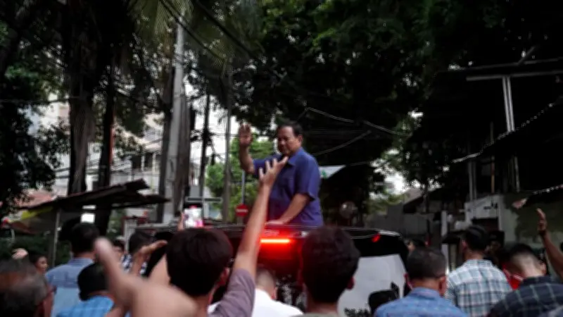 Warga Bantaran Rel Senen Terharu Dikunjungi Prabowo: Seumur Hidup di Sini, Baru Kali Ini Presiden Datang