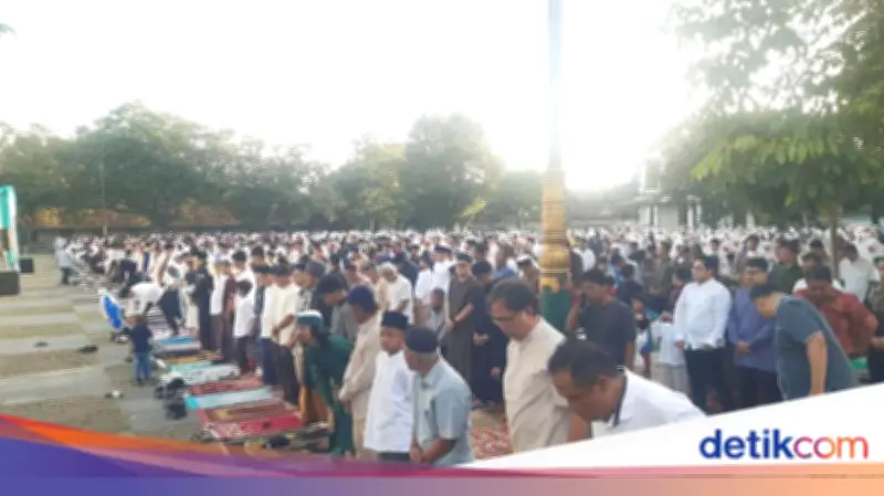 Warga Muhammadiyah Solo Gelar Salat Id di Mangkunegaran dan Keraton
