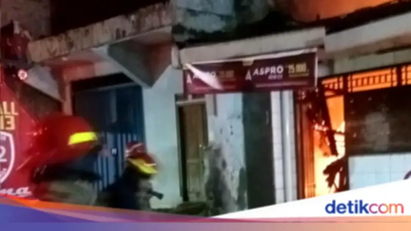 Warteg di Bogor Hangus Terbakar Subuh Akibat Korsleting Listrik
