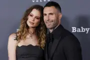 Adam Levine Ungkap Gugup Saat Melamar Behati Prinsloo di 2013