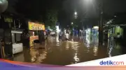 Banjir 60 Cm Rendam Jalan Bintaro Jaksel, Rumah Warga Tergenang