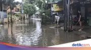 Banjir Hampir 2 Meter di Pela Mampang Jaksel Mulai Surut, 40 KK Terdampak