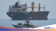 Iran Ancam Serang Kapal AS di Selat Hormuz dengan Rudal dan Drone
