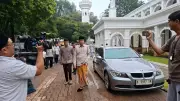 Jokowi, Iriana, dan Kaesang Salat Id di Masjid Al-Bina GBK, Jamaah Padat Sejak Subuh