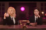 JYP Batasi Aktivitas Dahyun & Chaeyoung TWICE Akibat Masalah Kesehatan