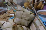 Ketupat Cepat Basi Saat Lebaran? Ini 5 Tips Agar Lebih Awet dan Tahan Lama