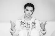 Lay Zhang dari EXO Kenang Kolaborasi dengan Vidi Aldiano di Instagram