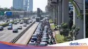 Libur Lebaran Berakhir, Lalu Lintas Pasar Minggu-Pancoran Macet Pagi Ini