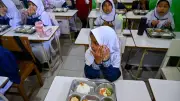 Mayoritas Siswa SD Jakarta Tak Habiskan Makanan MBG, Komisi IX Soroti Pemborosan