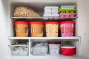 Mengapa Freezer Gagal Membekukan Makanan? Ini Penyebab dan Risikonya
