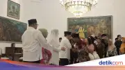 Open House Lebaran di Balai Kota DKI, Warga Antre Sambut Pramono