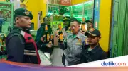 Polisi Sita 20 Botol Miras Ilegal dalam Patroli Pasca-Lebaran di Puncak Bogor