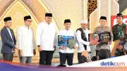 Polres Bogor Wakafkan 2.000 Al-Quran di Nuzulul Quran, Perkuat Sinergi dengan Masyarakat