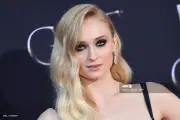 Produksi Serial Tomb Raider Tertunda 1-6 Bulan Akibat Cedera Sophie Turner