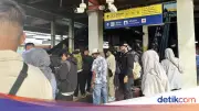 Stasiun Bekasi Kembali Padat Penumpang di Senin Pertama Pasca Libur Lebaran
