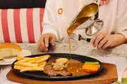Steak Legendaris Surabaya Sejak 1977, Nikmati Kelezatan yang Tak Lekang Waktu
