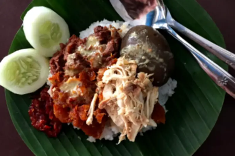 3 Tempat Makan Gudeg Malam Hari di Jogja yang Legendaris dan Selalu Ramai