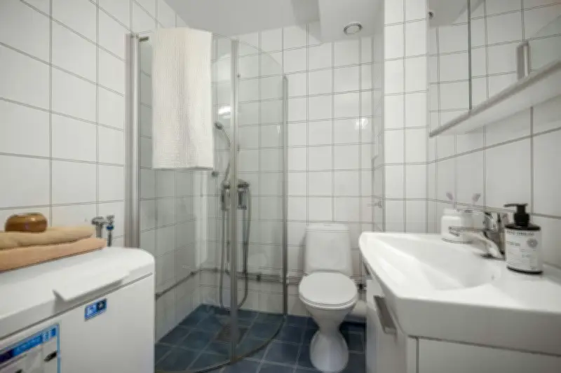 5 Alasan Kamar Mandi Tampak Kusam Meski Sudah Dibersihkan Rutin