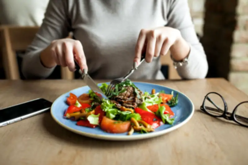 6 Jenis Makanan yang Harus Dihindari Malam Hari Agar Tidur Nyenyak