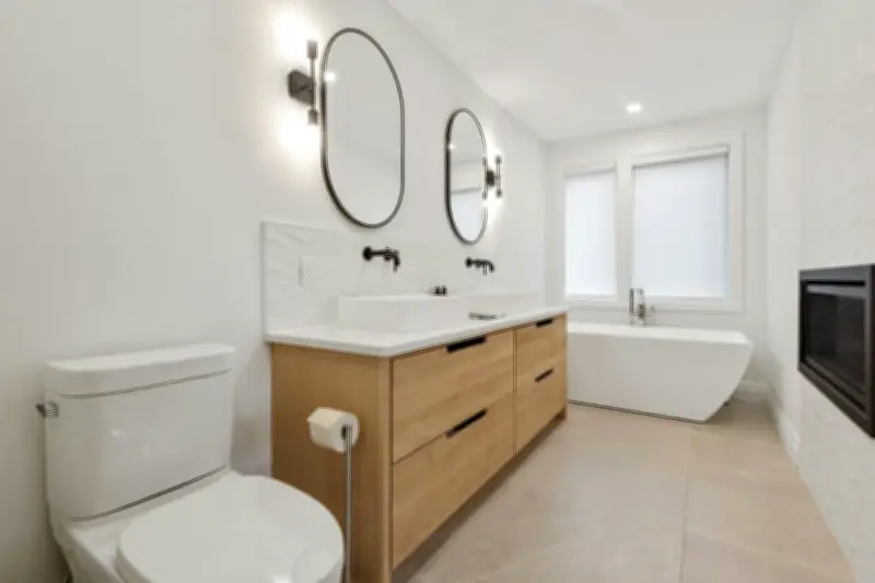 8 Material Kamar Mandi yang Harus Dihindari Menurut Desainer Interior