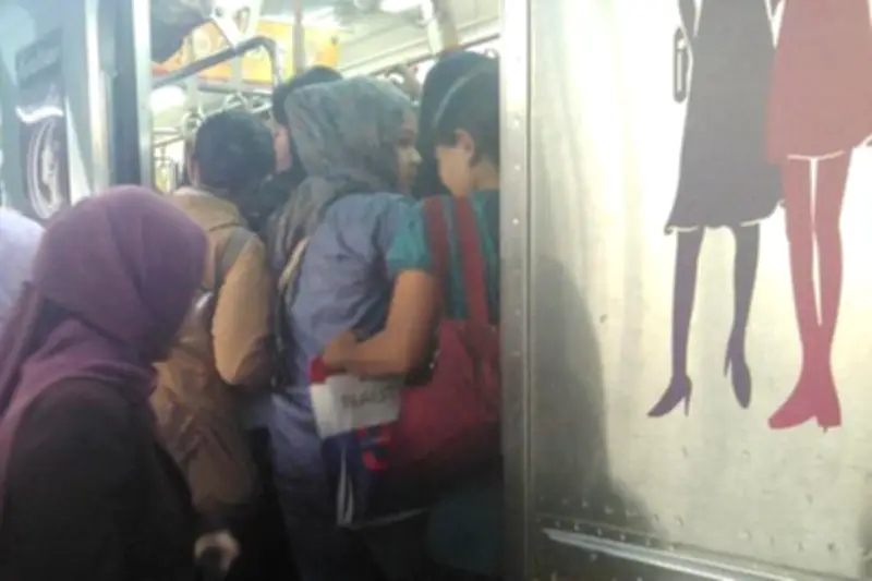 Alasan Gerbong Khusus Perempuan KRL dan LRT Ditempatkan di Belakang