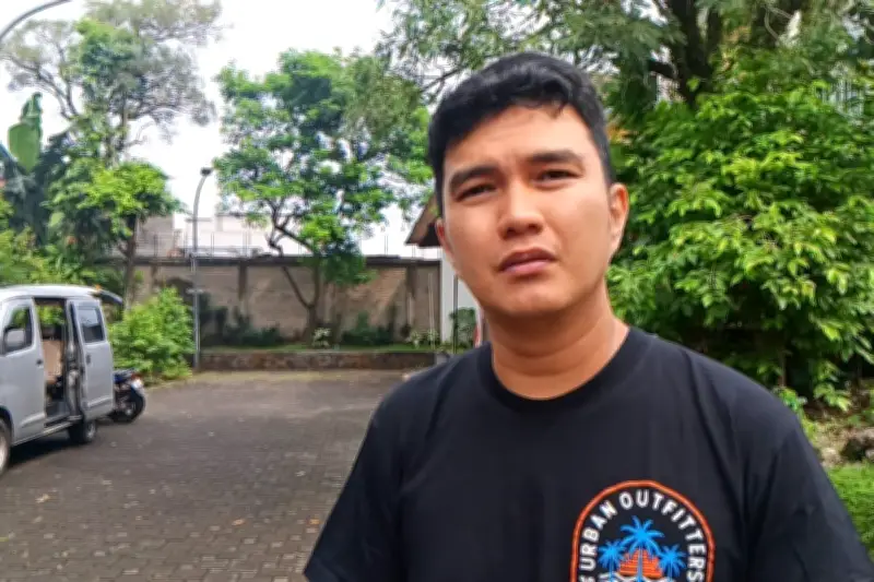 Aldi Taher Buka Suara Soal Video Viral Pelanggan Burger Disiram Air Warga