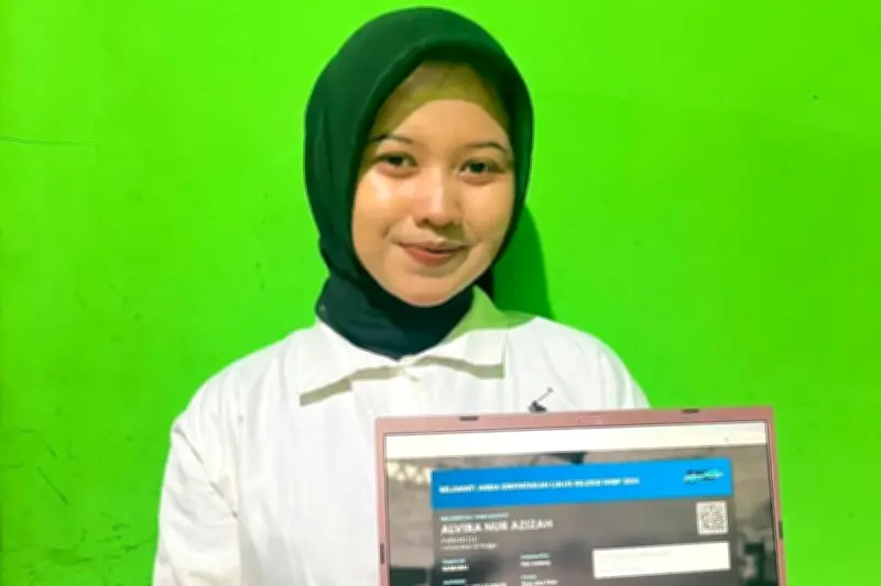Alvira, Bocah 14 Tahun yang Lolos Farmasi UNAIR Jalur SNBP 2026