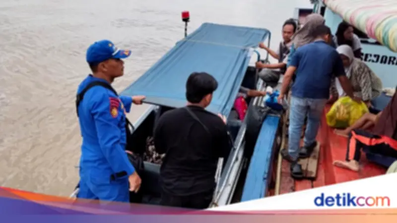 Ambulans Apung Polda Sumsel Evakuasi Nelayan Kritis di Banyuasin