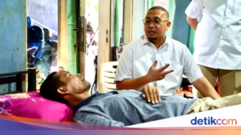 Andre Rosiade Berikan Bantuan Rp 10 Juta untuk Sopir Penderita Saraf Kejepit di Padang