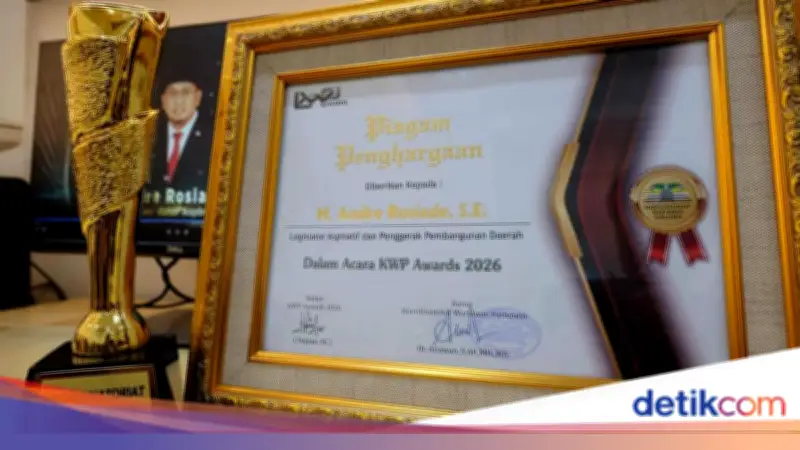 Andre Rosiade Raih Penghargaan Legislator Penggerak Pembangunan di KWP Awards 2026