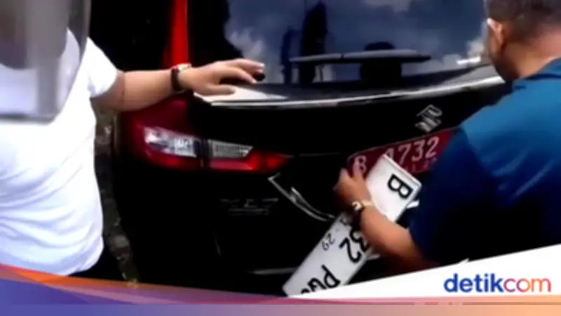 ASN Pemprov DKI Ditegur Usai Ganti Pelat Merah Mobil Dinas untuk ke Puncak Bogor