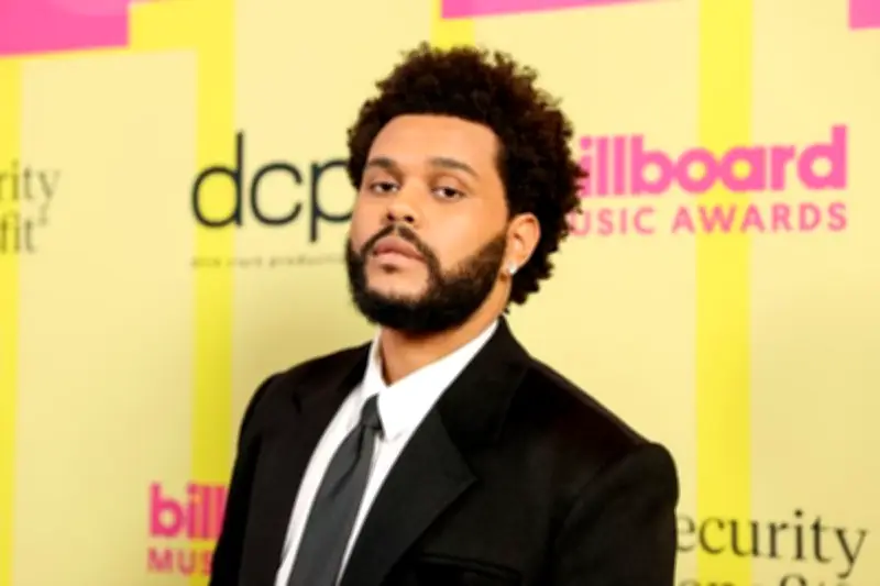 Bad Bunny dan The Weeknd Ditemukan di Kerumunan Coachella 2026, Momen Spontan Jadi Sorotan