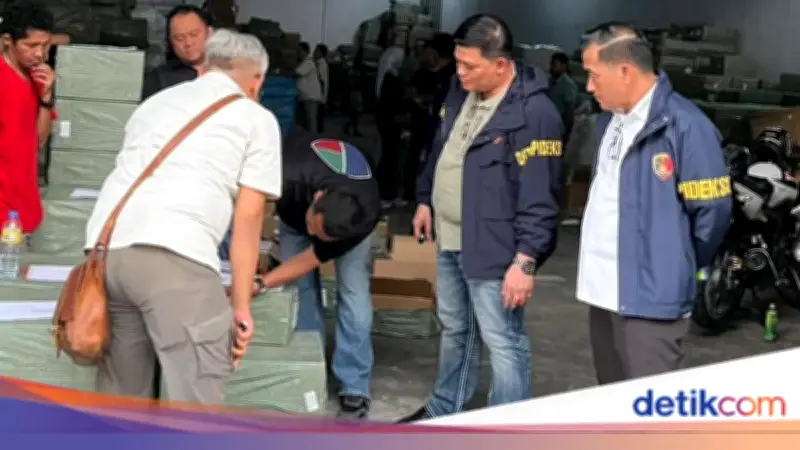 Bareskrim Polri Sita 4.599 HP Impor Ilegal dari 5 Gudang di Jakarta