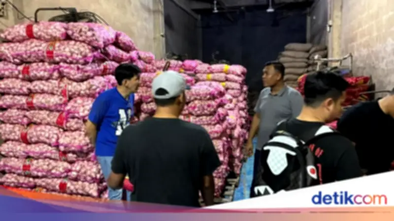 Bareskrim Sita 23 Ton Bawang Impor Ilegal dari China hingga Belanda di Pontianak