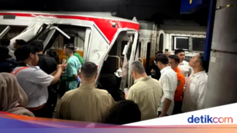 Basarnas Ungkap Alasan Tak Langsung Tarik Lokomotif Usai Tabrak KRL di Bekasi