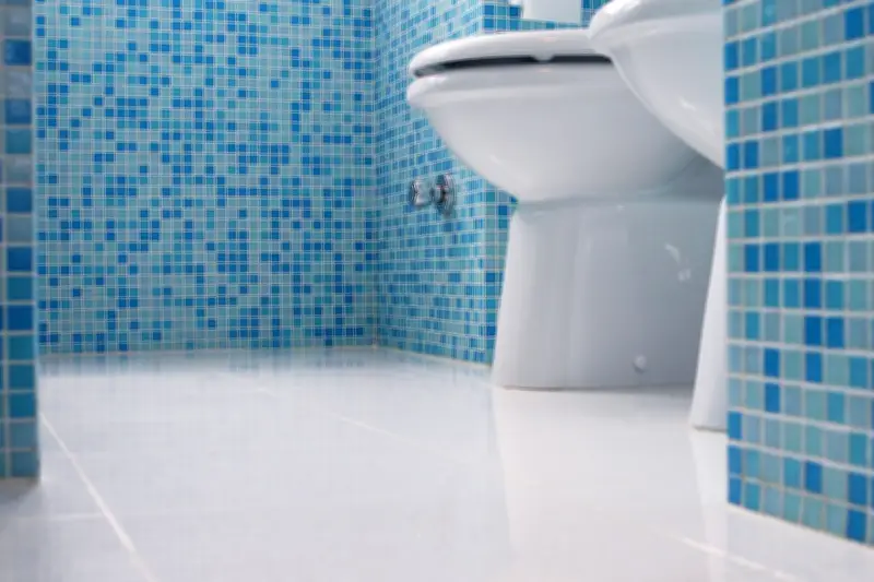 Bersihkan Kerak Sabun Kamar Mandi dengan Soda Kue dan Cuka