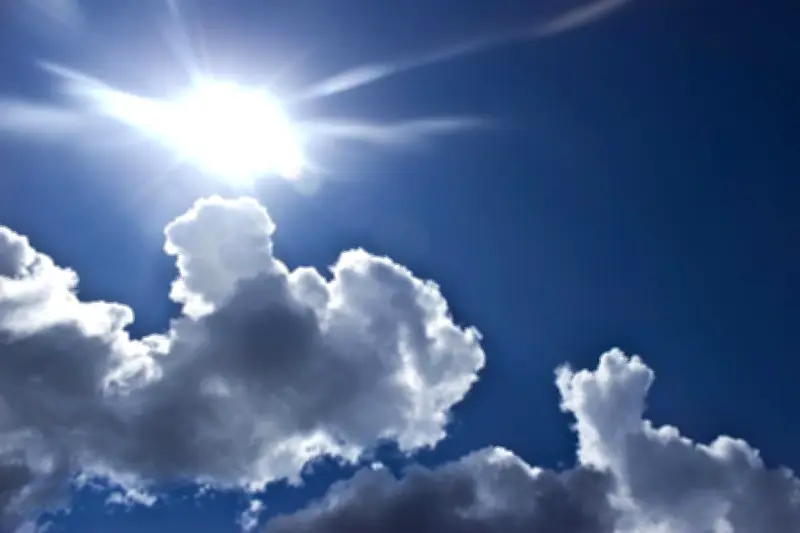 BMKG Prediksi Cuaca Cerah Dominasi Jawa Timur, Surabaya Cerah Berawan